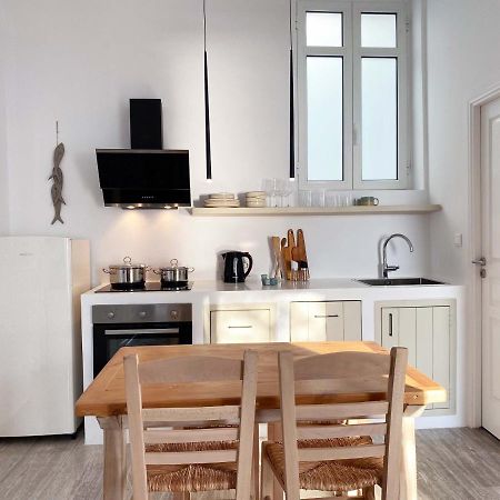 Lyra Seafront Apartment , Paroikia Town Center Kültér fotó